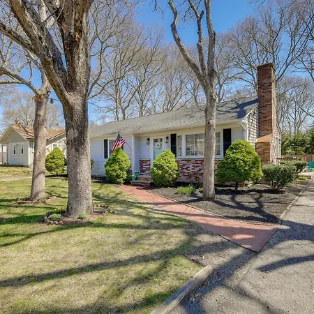 Hyannis Vacation Home About 2 Mi To Craigville Beach